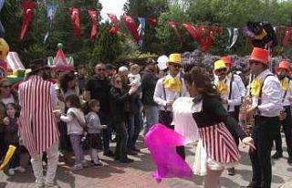 23 Nisan Kadıköy’de coşkuyla kutlandı