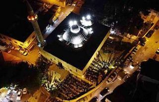6 asırlık Hoş Kadem Camii, Kadir Gecesi doldu taştı