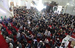 Adalet Bakanı Bozdağ Şanlıurfa’da bayram namazı...