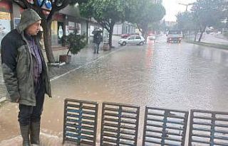 Adana’da 1 saatte metrekareye 37 kilogram yağış...