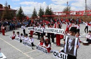 Ahlat’ta 23 Nisan Ulusal Egemenlik ve Çocuk Bayramı...