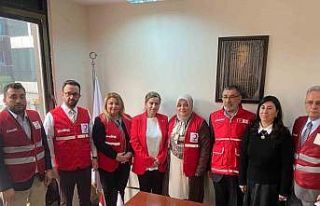 AK Parti İstanbul Milletvekili Adayı Süslü, Kızılay’a...