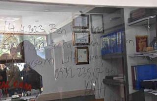 AK Partili vekil adayı ziyaret ettiği esnafın iş...