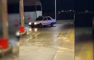 Akaryakıt istasyonunda drift çılgınlığı kamerada