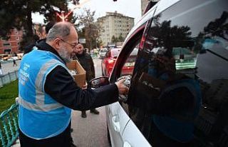 Akdağ, iftarlık dağıttı