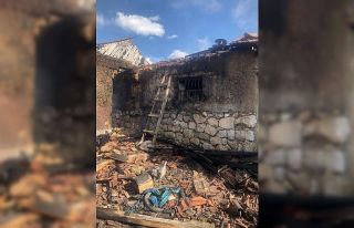 Alaca’da depo ve samanlık yandı