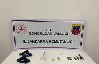 Alaplı’da durdurulan otomobilde uyuşturucu yakalandı