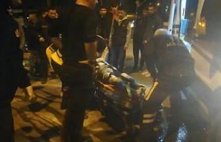 Alev alev yanan otomobilin sürücüsü hayatını...