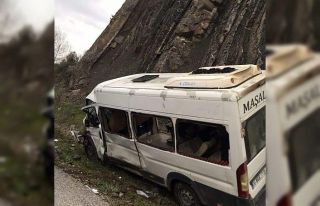 Ankara’da işçi servisi otomobille çarpıştı:...