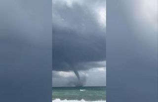 Antalya’da denizde oluşan hortum kamerada