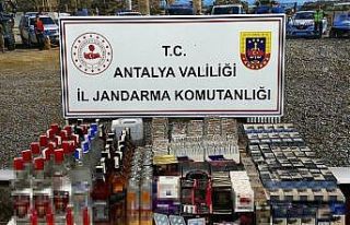 Antalya’da kaçak alkol ve sigara satılan markete...