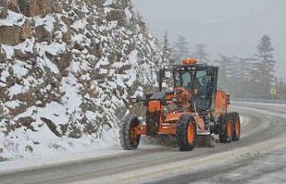 Antalya’ya Nisan ayının sonunda kar yağdı