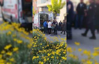 Aracın açılan kapısına çarpan bisikletli yaralandı