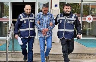 Arkadaşını defalarca bıçaklayarak öldüren şahıs...