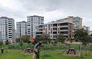 Atakum’un parklarında bahar temizliği
