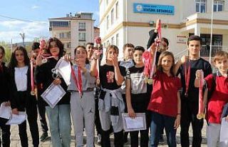 Atletizmde 9 yıldır şampiyonluğu kaptırmıyorlar