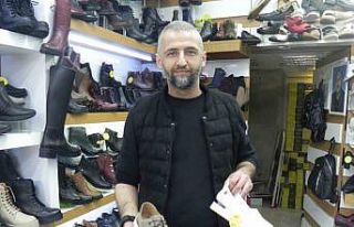 Ayakkabı satıcıları bayramdan umutlu
