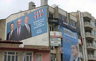 Aydın’da AK Parti ile CHP arasında afiş krizi