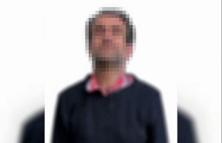 Bağcılar’da hastanenin kafeteryasında oturan...