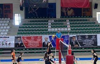 Bağlar Belediyespor’un genç kız voleybol takımı,...