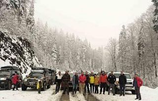 Baharda yağan karın tadını çıkarttılar