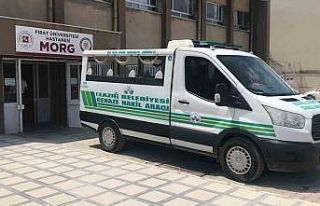 Bahçeyi ilaçlarken traktörün altında kalan çiftçi...