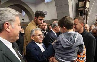 Bakan Akar ile Başkan Büyükkılıç, bayram sevincini...