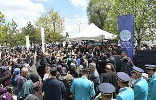 Bakan Akar ile Başkan Büyükkılıç, Kayserililerle...