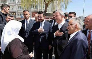 Bakan Akar ile Başkan Büyükkılıç’tan esnaf...