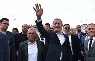 Bakan Akar: "Suriye’nin kuzeyinde kazdıkları...