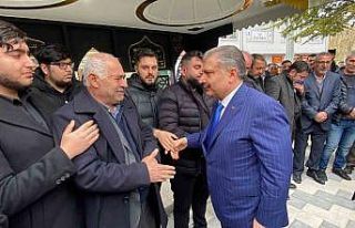 Bakan Koca halasının oğlunun cenazesine katıldı