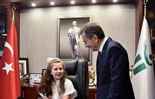 Başkan Ataç makamını 3’üncü sınıf öğrencisi...