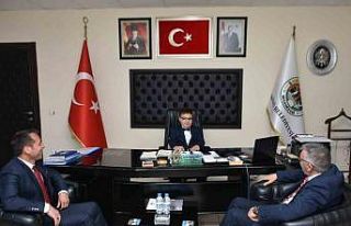 Başkan Bozkurt, 23 Nisan’da makamını öğrenci...