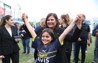 Başkan Çerçioğlu, Aydın Tekstil Park’ta çocuklar...