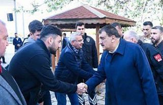 Başkan Gürkan vatandaşlarla bayramlaştı