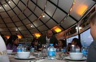 Başkan Kavuş, çocukların ilk iftar heyecanına...