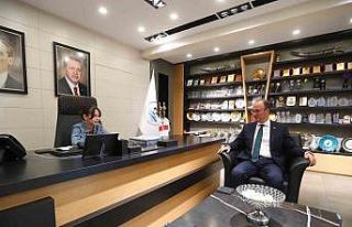 Başkan Örki makamını minik Elif’e emanet etti