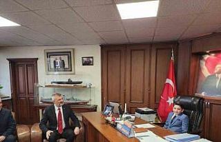 Başkan Sezer, koltuğunu Melih’e devretti