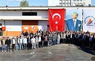 Başkanı Uysal, belediye çalışanlarıyla bayramlaştı