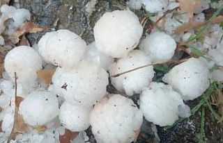 Batman’da ceviz büyüklüğünde dolu yağdı