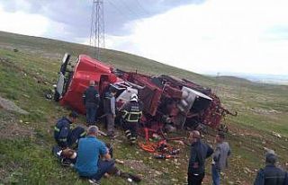 Batman’da iş makinesi kaza yaptı: 2 yaralı