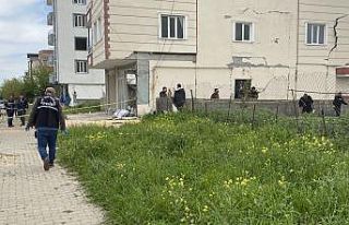 Bayram günü boş arazide erkek cesedi bulundu