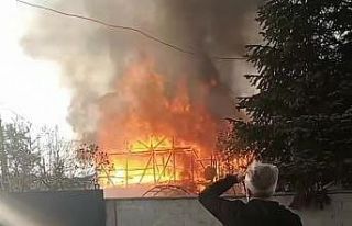 Bayram günü korkutan yangın: Ahır alev topuna...