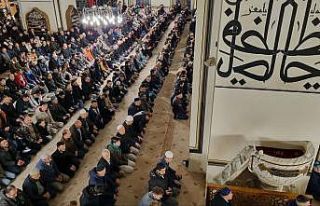 Bayram namazı kılmak isteyen vatandaşlar tarihi...