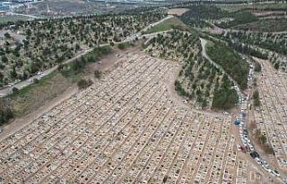 Bayram öncesinde, yakınlarını kaybedenlerin ilk...