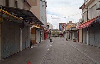 Bayramın ilk günü çarşıda sessizlik hakim oldu