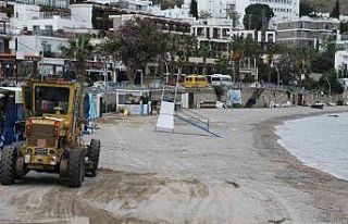 Belediye Halk Plajlarında son hazırlıklar yapılıyor