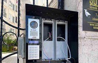 Beylikdüzü’nde hırsız apartmanın zil panelini...