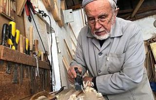 Beypazarı’nın emektar marangozu 70 yıldır mesleğini...