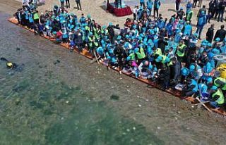 Binlerce yavru balık İzmit Körfezi’ne salındı:...